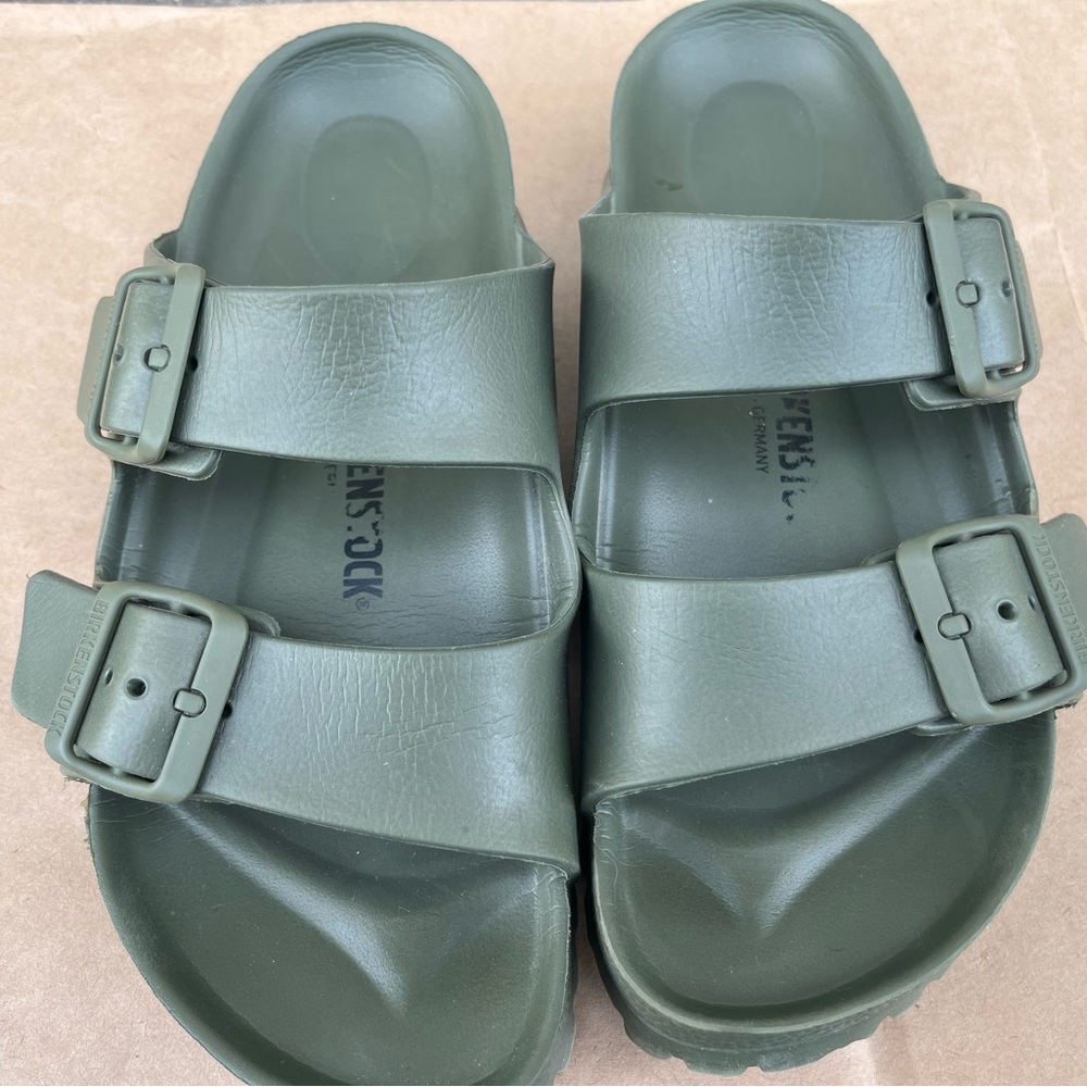 Women's Birkenstock Arizona EVA sandal. Olive green. Size 7